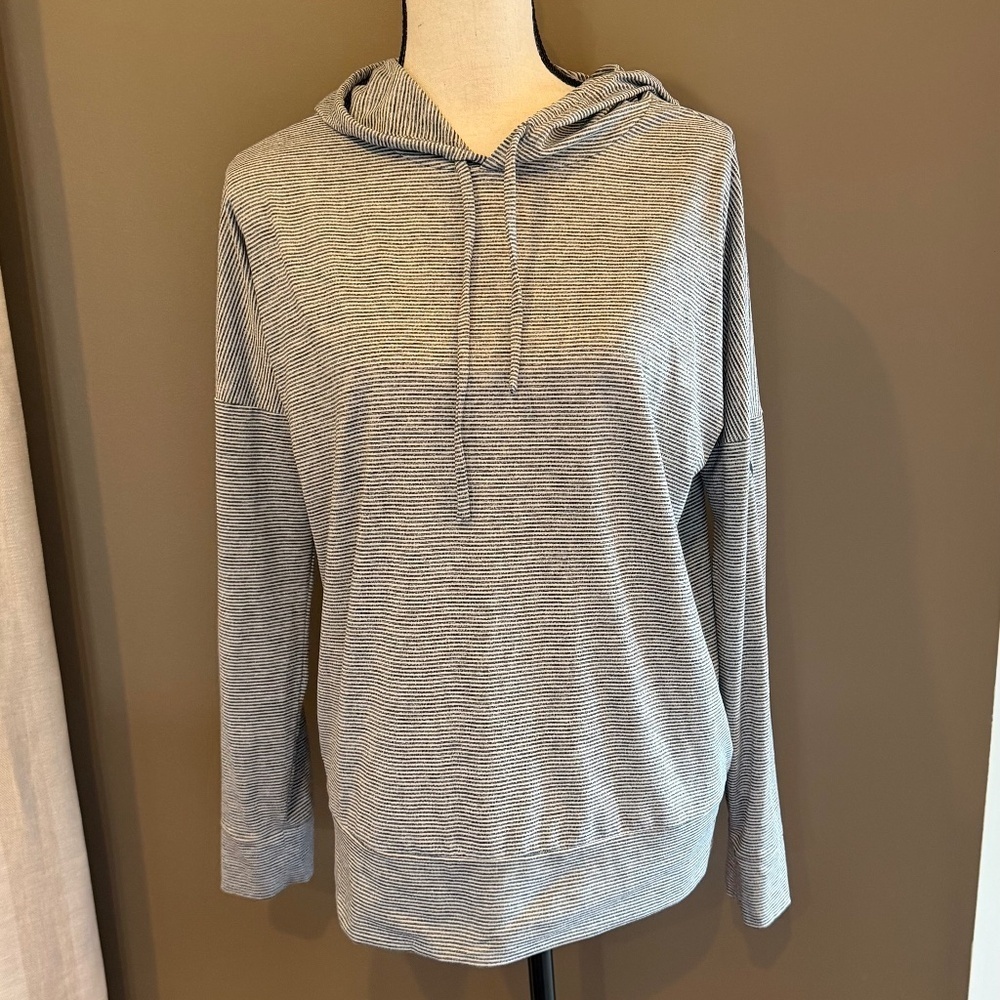 Skechers Ultra Soft Lightweight Hoodie Shirt Black Gray Stripe, Size Medium